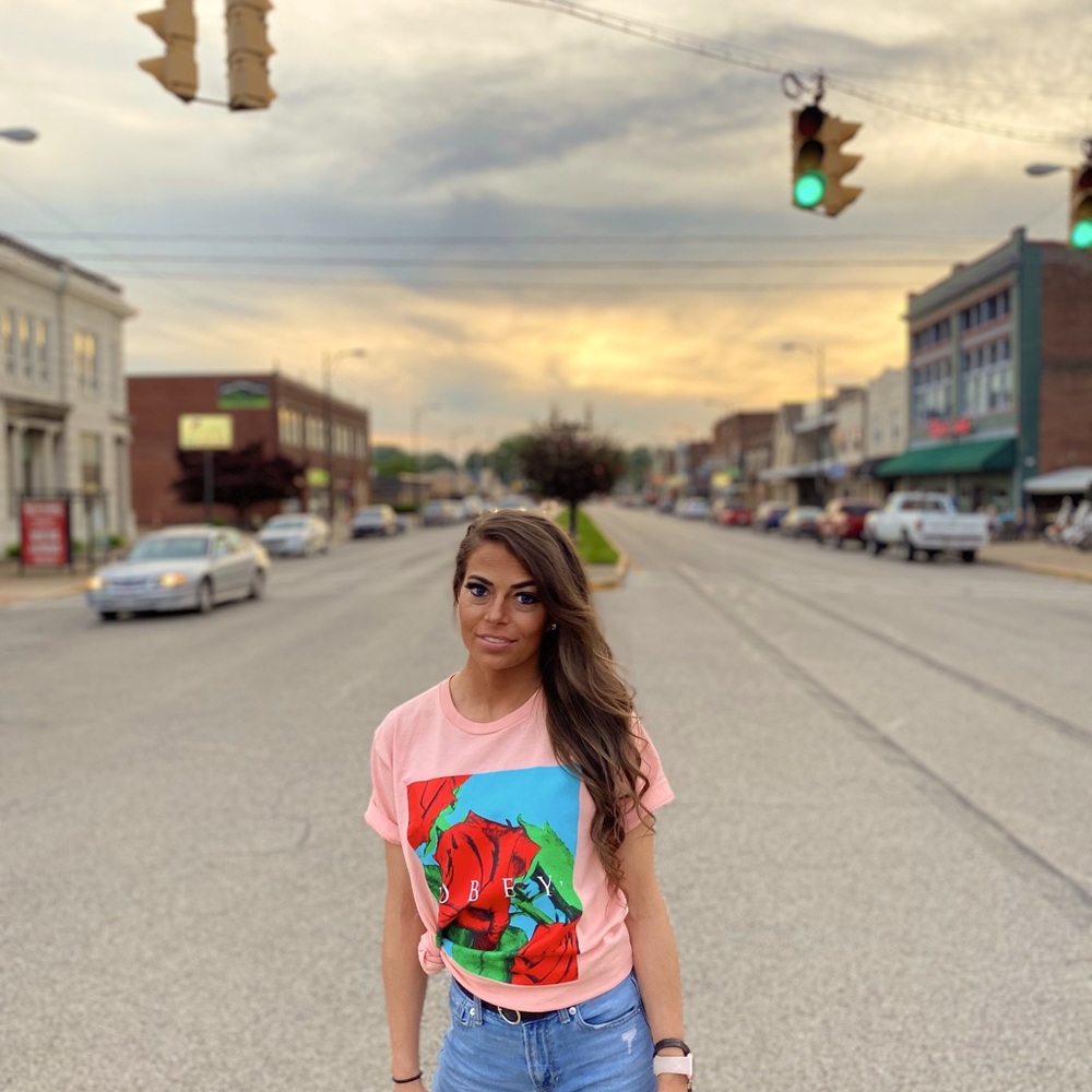 LIKE NEW OBEY CORAL COLOR TSHIRT